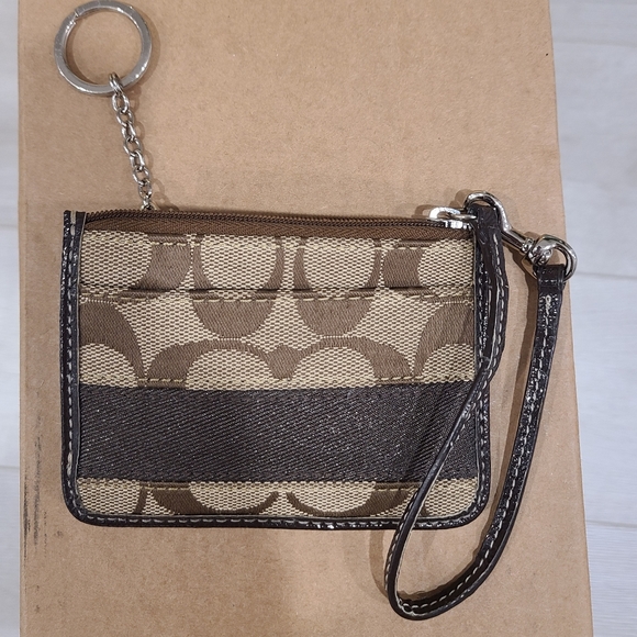 COACH Signature Keychain Pouch Change Purse Wallet Credit Card Wristlet - Picture 5 of 5